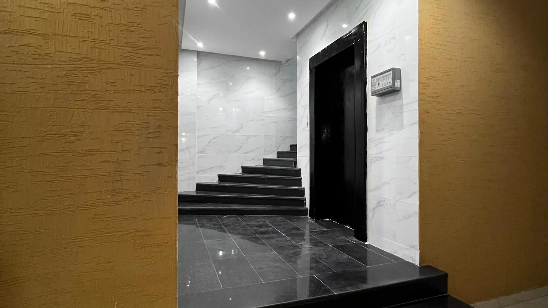 Appartamento شقة فاخرة بغرفة نوم وصالة 10 Luxury Apt Ar Riyad Arabia Saudita