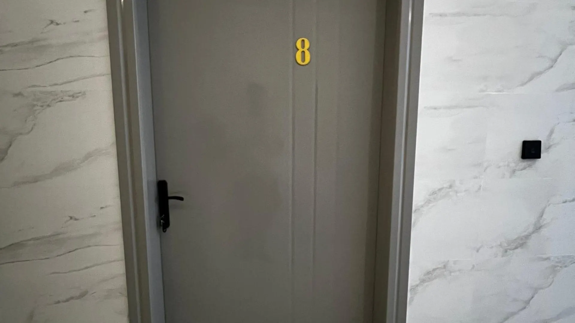 Appartamento شقة فاخرة بغرفة نوم وصالة 10 Luxury Apt Ar Riyad
