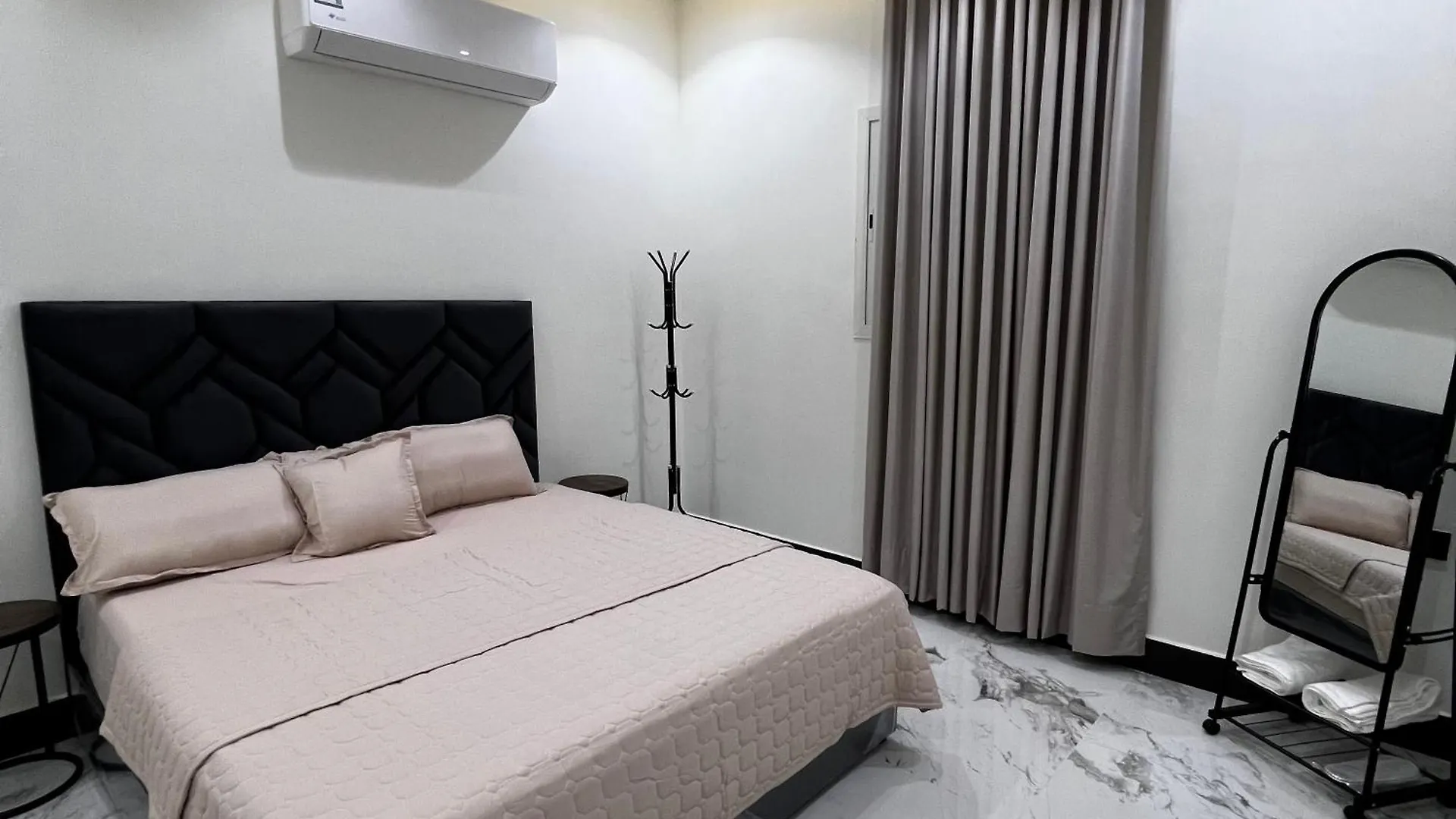Appartamento شقة فاخرة بغرفة نوم وصالة 10 Luxury Apt Ar Riyad 0*,