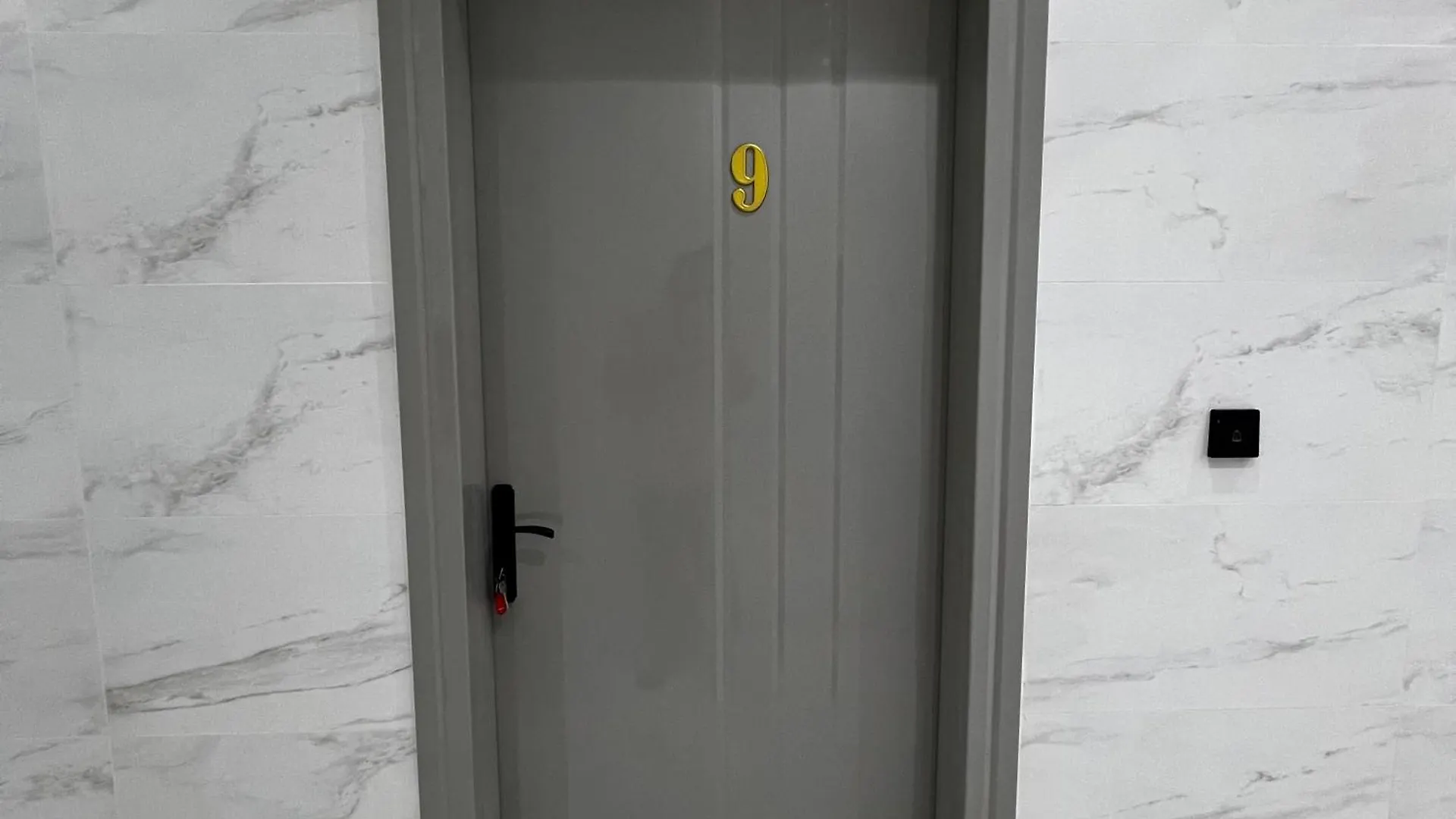 Appartamento شقة فاخرة بغرفة نوم وصالة 10 Luxury Apt Ar Riyad