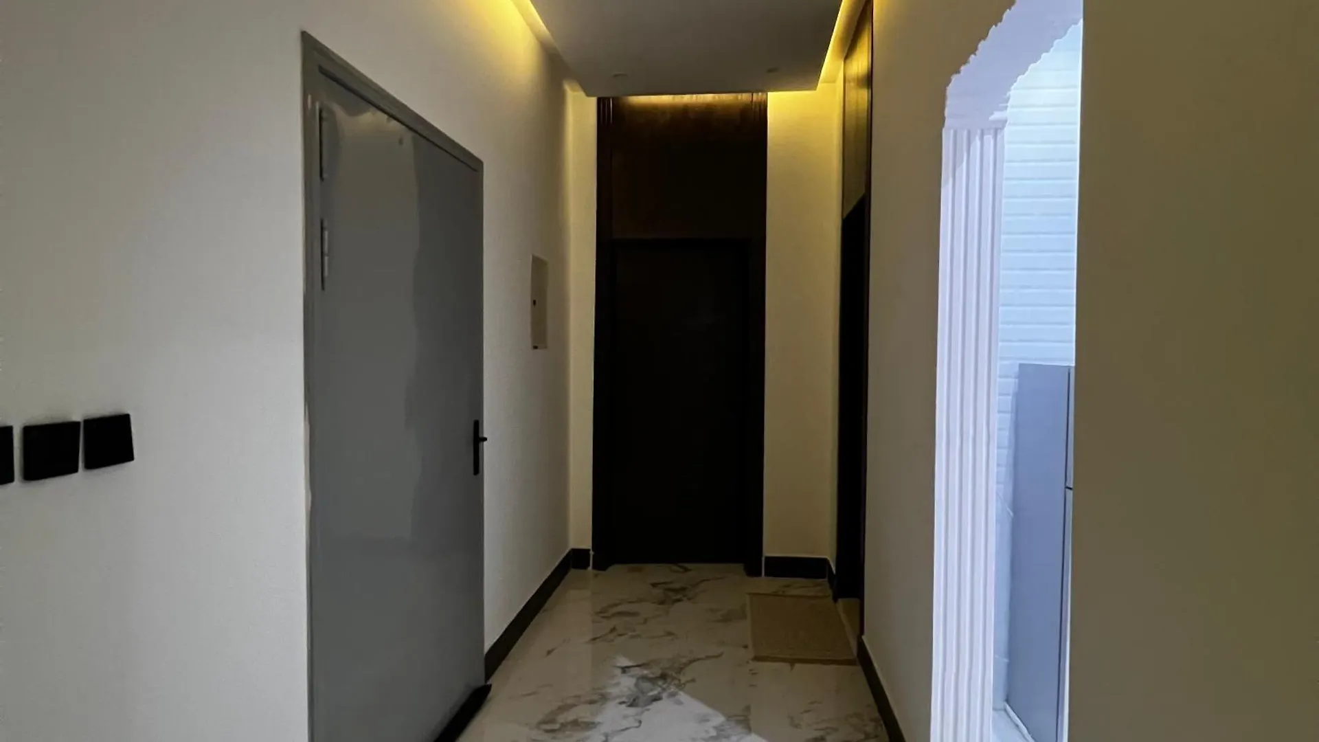 Appartamento شقة فاخرة بغرفة نوم وصالة 10 Luxury Apt Ar Riyad