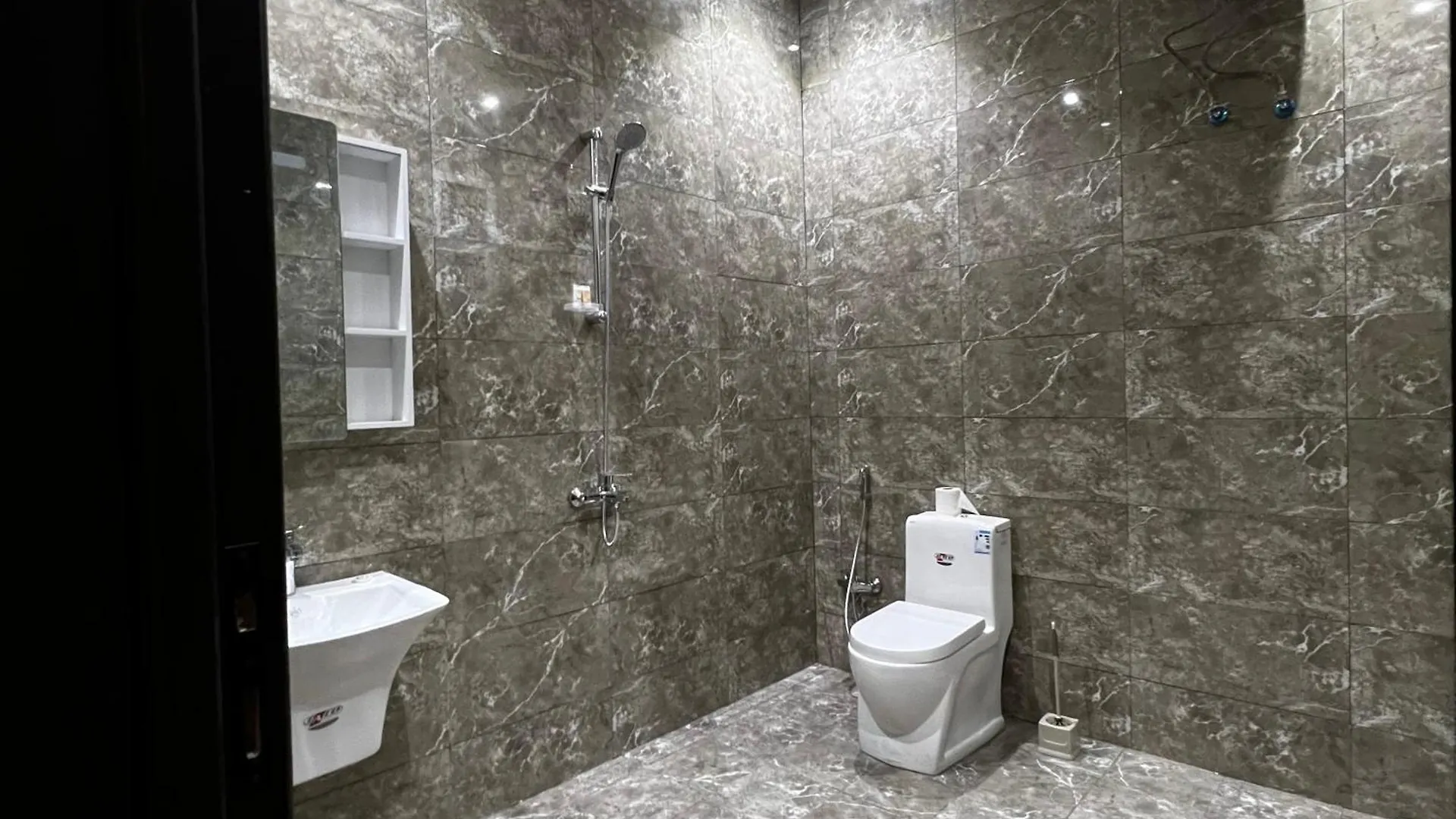 Appartamento شقة فاخرة بغرفة نوم وصالة 10 Luxury Apt Ar Riyad