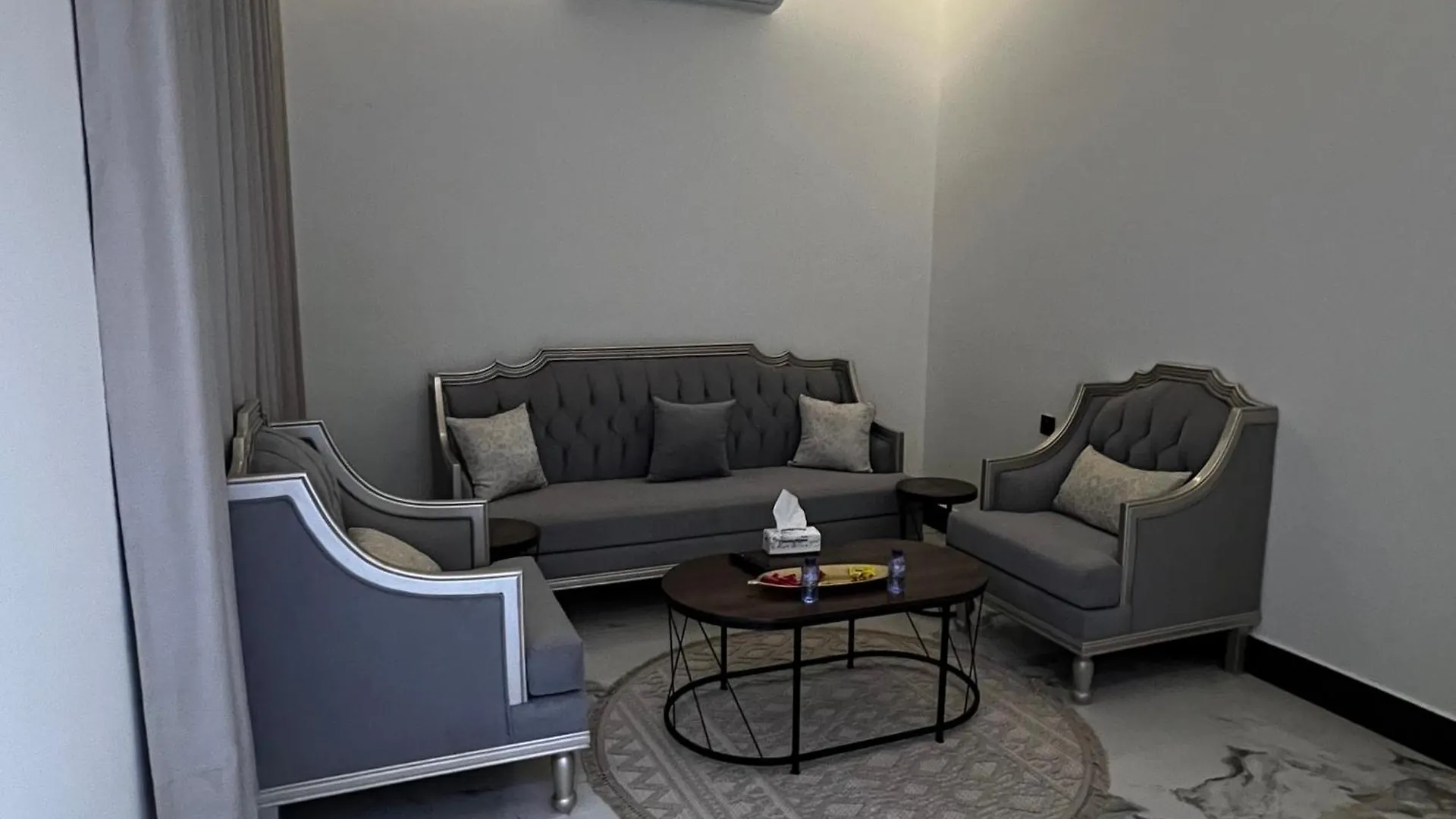 Appartamento شقة فاخرة بغرفة نوم وصالة 10 Luxury Apt Ar Riyad