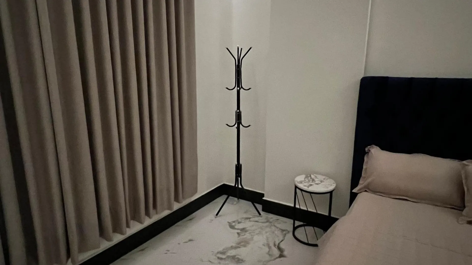 Appartamento شقة فاخرة بغرفة نوم وصالة 10 Luxury Apt Ar Riyad