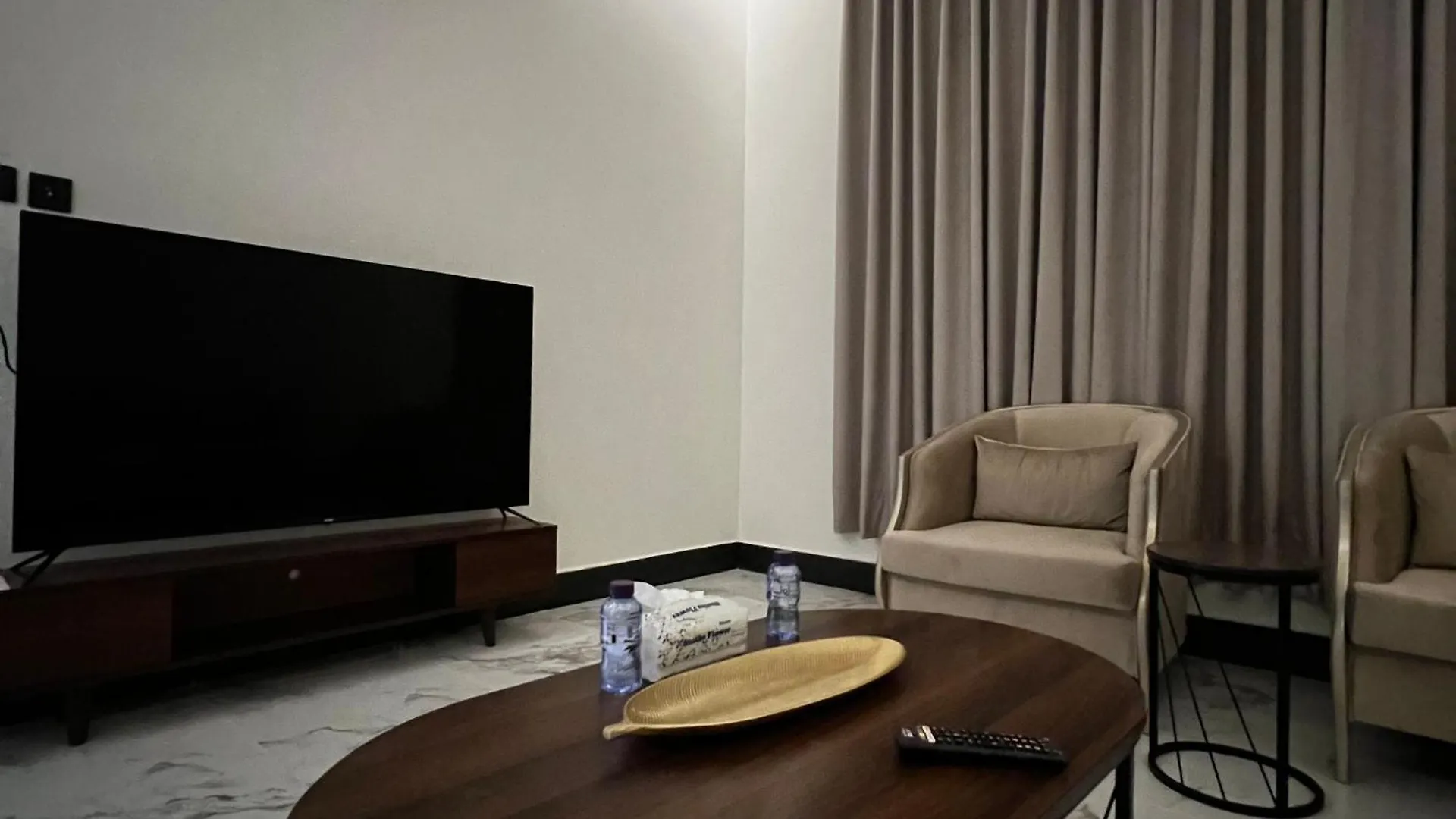 Appartamento شقة فاخرة بغرفة نوم وصالة 10 Luxury Apt Ar Riyad Arabia Saudita