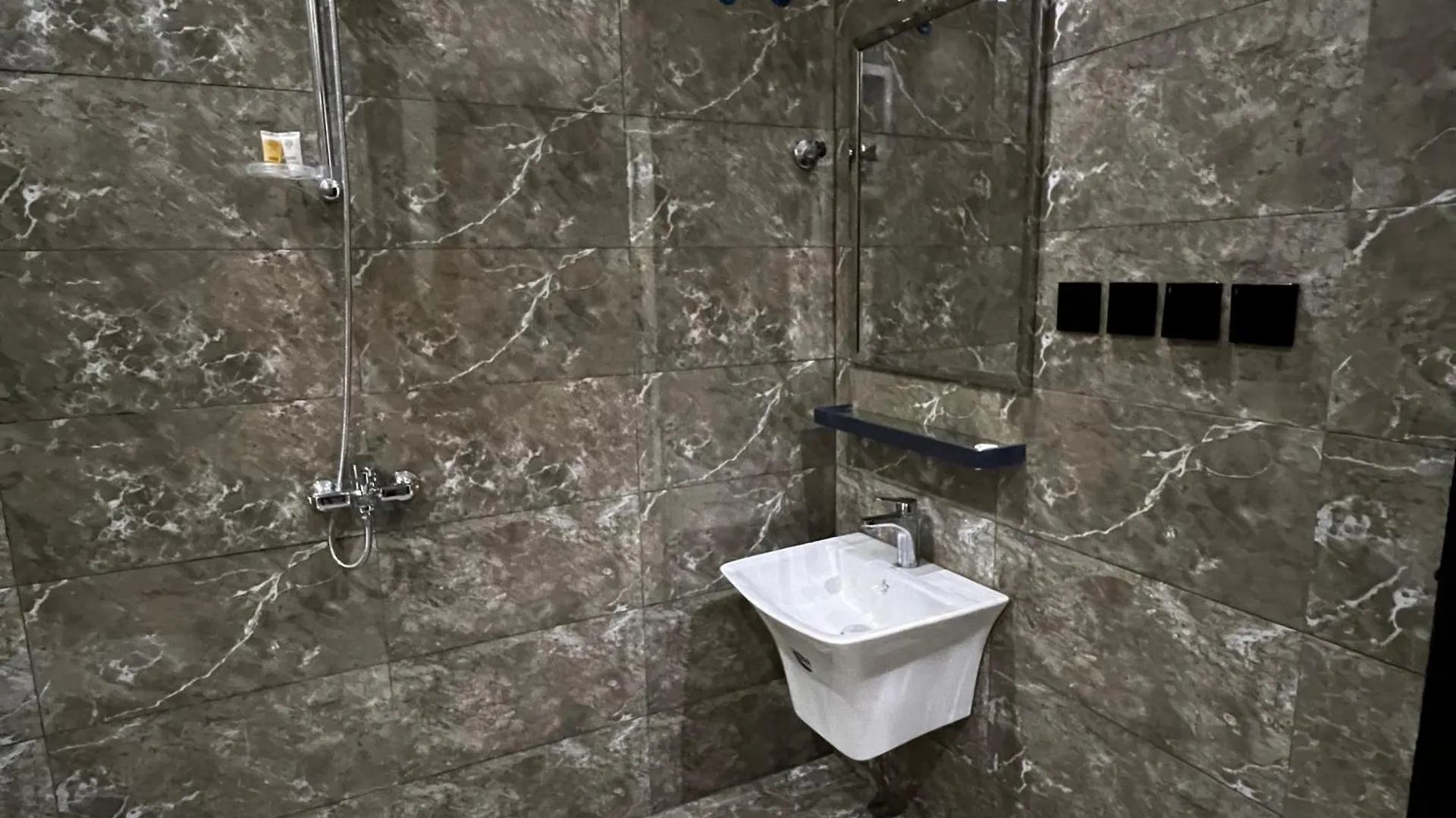 Appartamento شقة فاخرة بغرفة نوم وصالة 10 Luxury Apt Ar Riyad